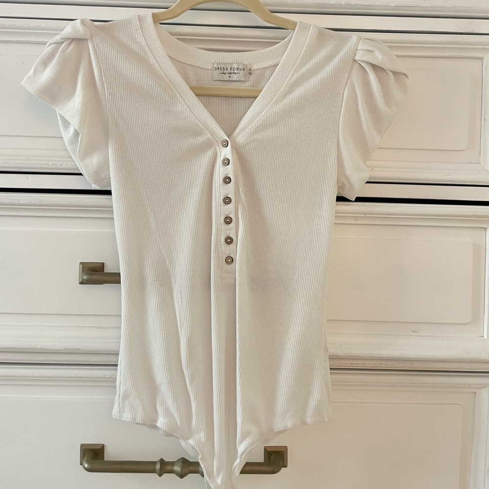 White bodysuit with ruffle sleeve size small